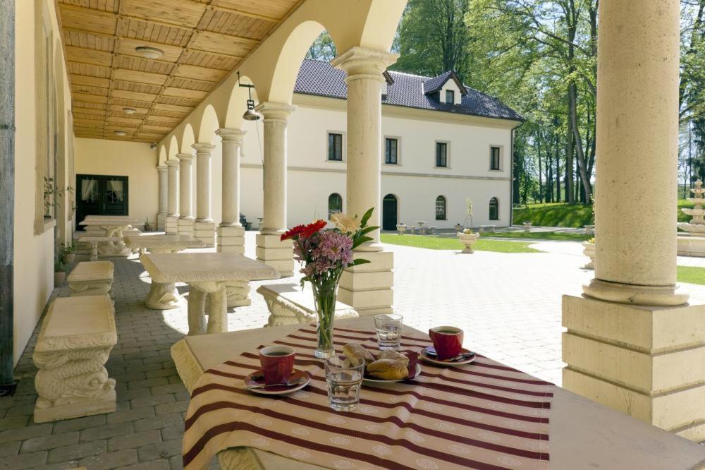 Zamek Kamenny Dvur Hotel Kynsperk nad Ohri Exterior photo